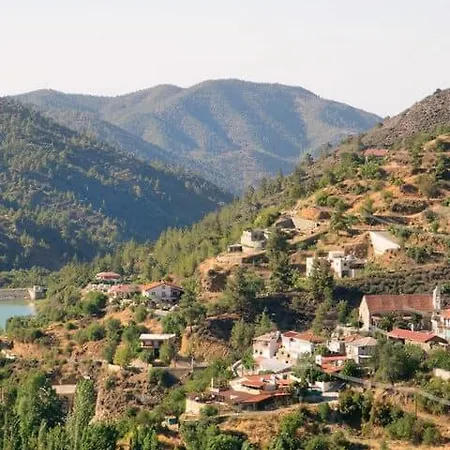 Constantinos The Great Szálloda Protarász