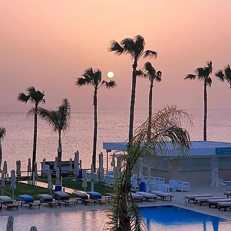 Constantinos The Great 호텔 5*