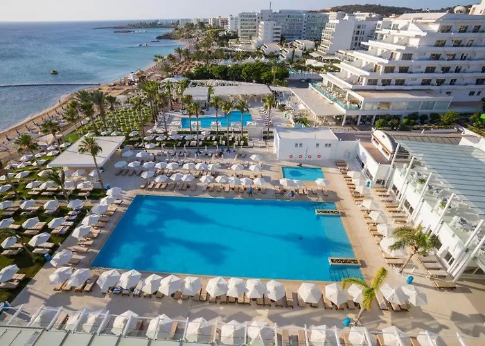 Constantinos The Great Hotel