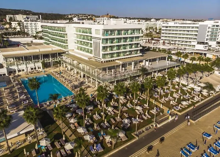 Hotel Constantinos The Great
